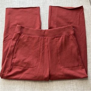 Nike Cropped Yoga Pants